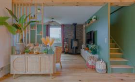 Rénovation d'une grande villa avec transformation de l'espace de vie, Les Chères (69380) : espace salon cosy avec poele à bois