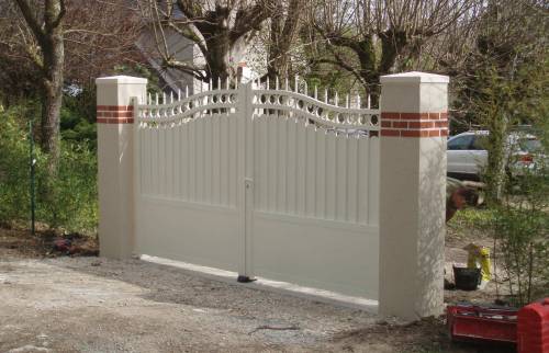 Piles et portail finis à CHAMBON SUR CISSE (41)