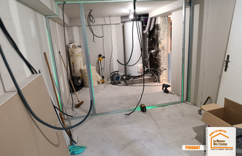 création chambre Chamonix, menuiserie sur mesure montagne, chambre bois appartement alpin, artisan menuisier Haute-Savoie, la maison des travaux chamonix, la maison des travaux chamonix