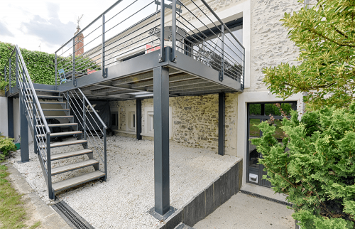 Construction d’une terrasse sur pilotis