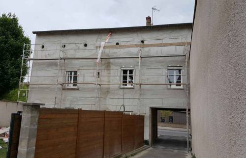 Ravalement d'une Façade en Pisé - Travaux en cours