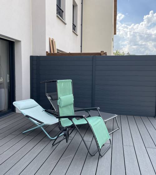 Réalisation d’une terrasse en composite sur une butte de terre à Antony (92)