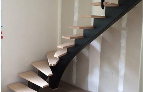 Premiers essais mise en place &quipement escalier gain de place sur Crécy-la-Chapelle (77580)