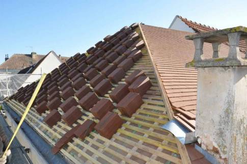 Travaux d'isolation de toiture par l'extérieur en cours - Brie-Comte-Robert 77170