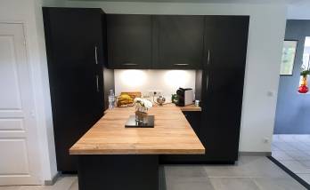 cuisine ilot noire et bois