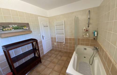 Salle de bain avant la rénovation 