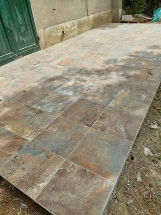 Rénovation d'une terrasse carrelée en pierre, dans une villa située à Marcy L'étoile (69280)