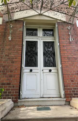 porte d'entrée extérieur avant