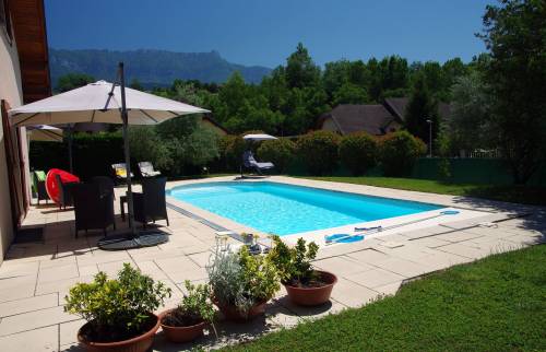Piscine avec terrasse pierre 