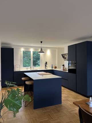  Nouvelle cuisine équipée avec îlot central dans un appartement rénové - Nantes 44