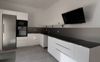 Travaux de rénovation de cuisine avec mobilier de cuisine moderne - Nantes 44