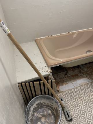 Ancienne salle de bain avant travaux de rénovation - Montbeton 82290