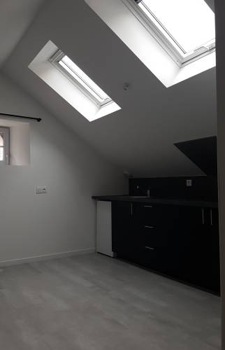 Après travaux : création fenêtres de toit pour apporter de la lumière