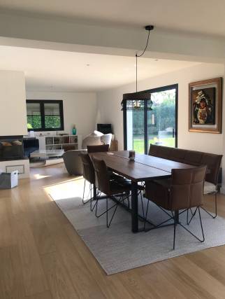 Séjour après rénovation des sols, murs et plafonds à Village Neuf
