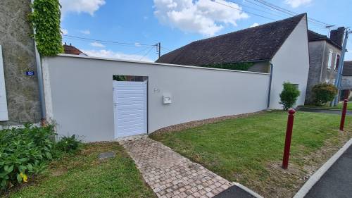 Mur de clôture terminé