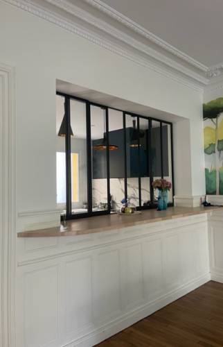 Une cuisine avec verrière à Cognac