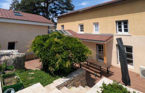 vue exterieure de la nouvelle terrasse et de l'aménagement extérieur
