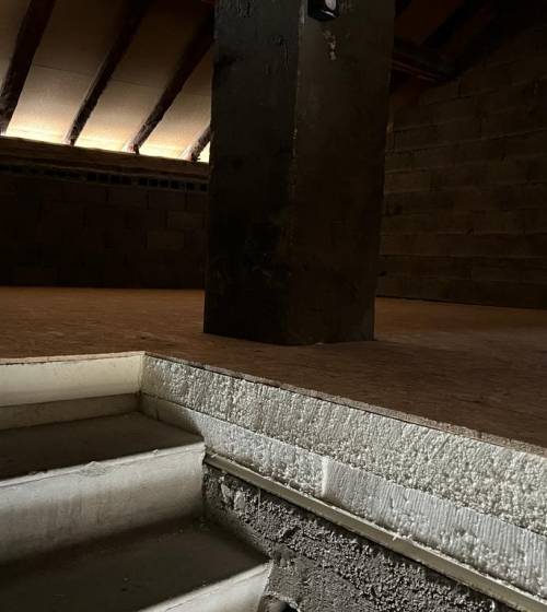 Détail isolation - architecte 73, bureau d’étude 73, maçon 73, menuisier 73, charpentier 73, couvreur 73, plaquiste 73, carreleur 73, plombier 73, électricien 73