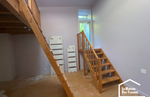 AVANT - Escalier accès à la terrasse