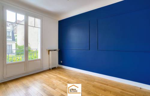 le salon de l'appartement rénové