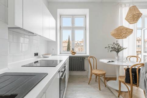 Rénovation d'appartement ancien avec nouvelle cuisine équipée ouverte sur le séjour - La Valette-du-Var 83160