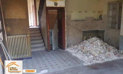 isolation intérieure maison, changement fenêtres rénovation, chauffage au sol électrique, poêle à bois moderne, rénovation énergétique maison