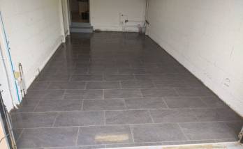 revêtement carrelage dans un garage