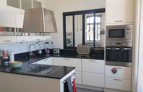 Espace cuisine - Verrière - Rénovation appartement à Saint-Enogat