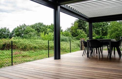 Terrasse bois et pergola bioclimatique