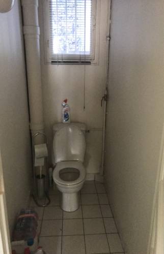 Avant - WC vétustes