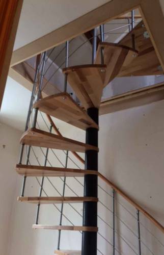 Pose d'un escalier en colimaçon à Trouville