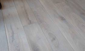 Pose de parquet massif gris de Guérande à Guebwiller