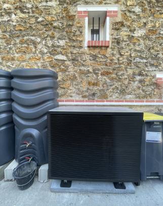 Bloc extérieur de la pompe à chaleur (Montgeron 91230)