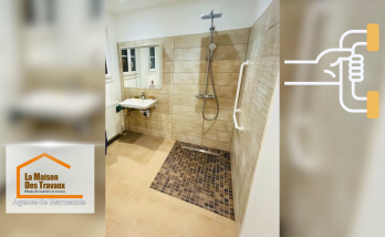 Salle de bain sécurisée et moderne – Un espace entièrement rénové avec une douche sans seuil, un sol antidérapant et des barres d’appui pour une accessibilité optimale.