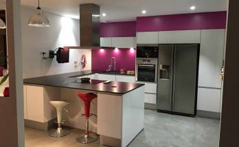 Cuisine ouverte avec son bar