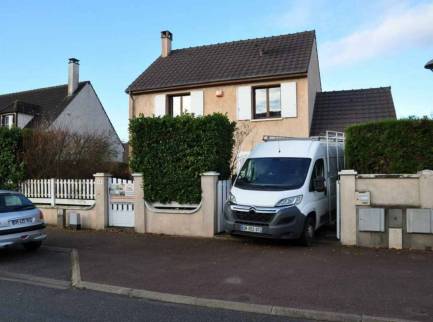 Anciennes menuiseries extérieures avant remplacement de clôture et portail - Brie-Comte-Robert 77170