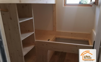 Lits sur-mesure Savoie, Optimisation espace chambre, Artisan bois sur-mesure Albertville, Rangement intégré lit, Décoration montagnarde appartement,