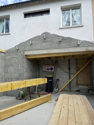 garage à toit deux pans