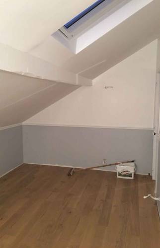 Mise en peinture et pose du sol dans cette chambre d'ami - La Maison des Travaux Paris