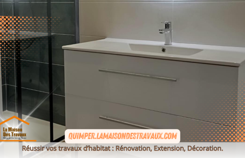 Salle de bain contemporaine à Penmarc'h réalisée par Michel Le Donge