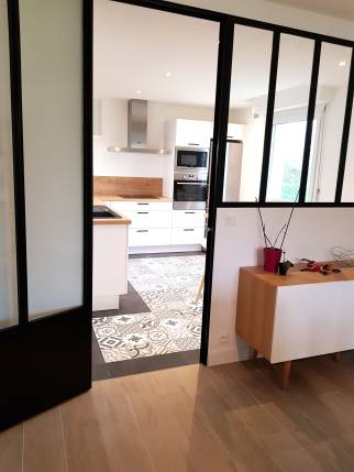 Rénovation de maison avec pose d'une verrière séparative entre cuisine et séjour - Saint-Etienne-de-Tulmont 82