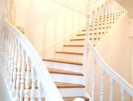 Quelle couleur pour un escalier romantique ? Haguenau