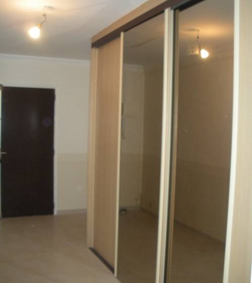 Nouvelles portes coulissantes de placard hall d'entrée à BLOIS (41)