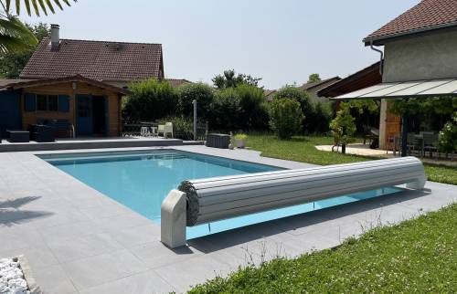 au premier plan, le volet de sécurité