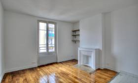 Salon rénové dans un appartement à Versailles Saint Louis