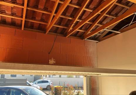 Porte de garage basculante avant travaux d'aménagement - Montauban 82000