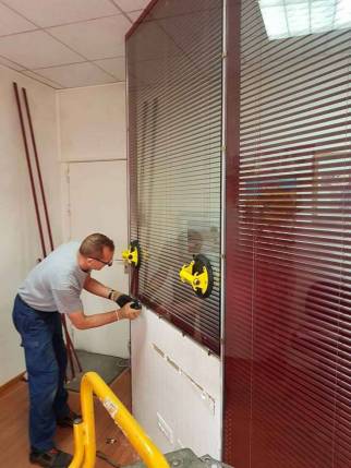 Travaux de menuiserie lors de la rénovation d'une agence immobilière - Brie-Comte-Robert 77170