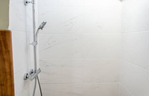 Colonne de douche thermostatique