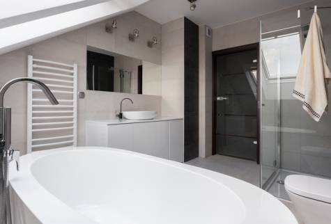 Salle de bains sous les combles Libourne