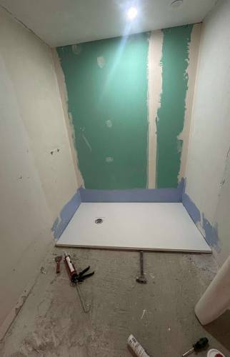 dépose ancienne installation projet de rénovation de salle de bain